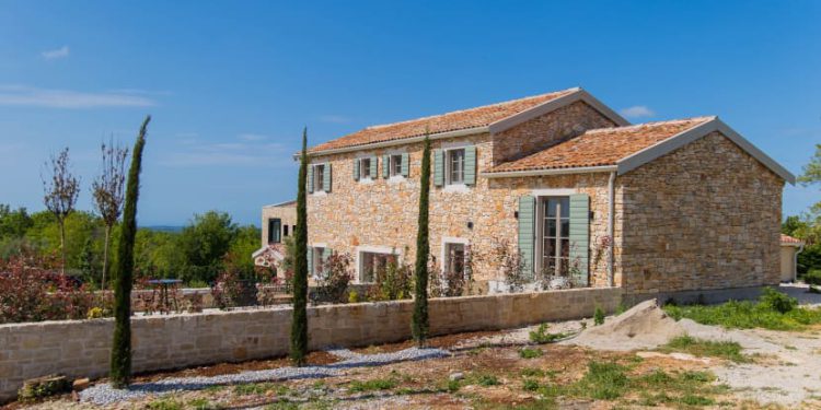 Heraki su istarsko mjesto s više bazena nego stanovnika