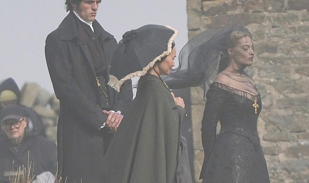 Hollywoodski glumac tvrdi da je zvijezda adolescencije probijanja Owen Cooper ‘zastrašujuća’ na setu nove adaptacije Wuthering Heights – kako su otkriveni prvi izgled pucanja