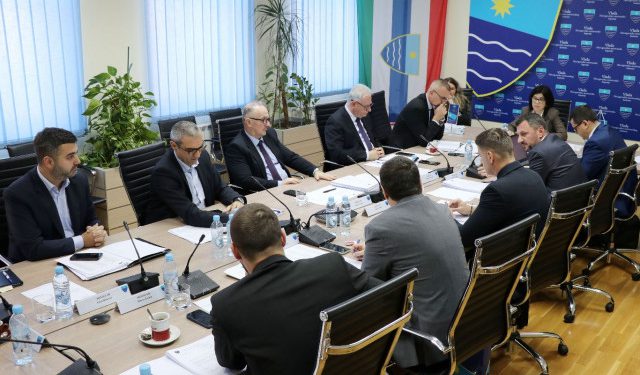 IMENOVANI PREGOVARAČI Vlada HNŽ spremna za razgovore sa sindikatima zdravstvenih djelatnika