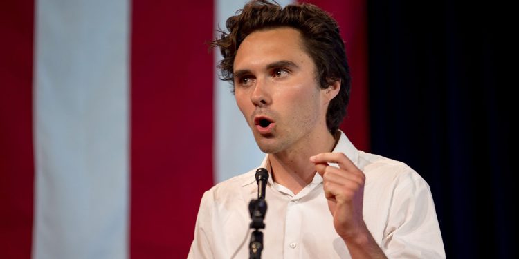 Inicijativa Davida Hogg -a Hands DCCC donacija 100K $ nakon što su komentari povukli kontroverzu