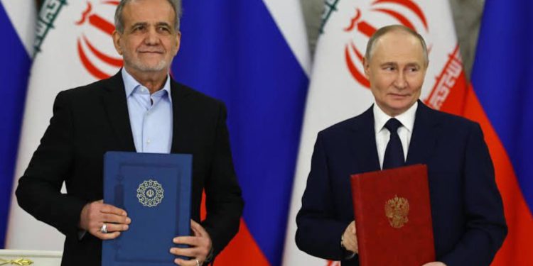 Iran jača veze s Rusijom unatoč zatopljenju odnosa i sa SAD-om