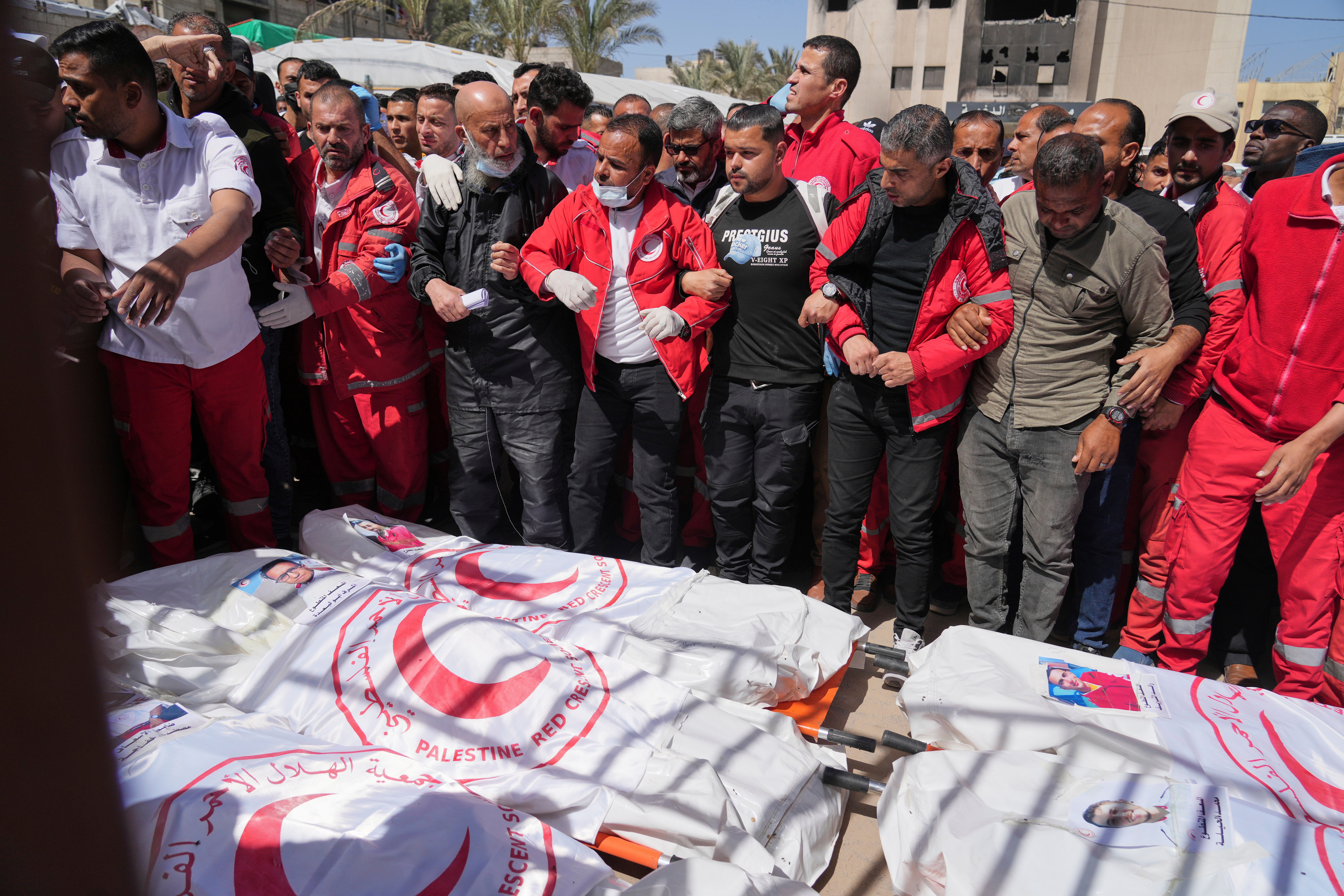 Tijela za lijekove za tijelo pronašli su tjedan dana kasnije službenici Ujedinjenih naroda i palestinskog Crvenog polumjeseca