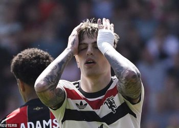 Izjava o izdanju u Premier ligi dok otkrivaju zašto Bournemouth -ov Tyler Adams nije poslao na izazov na Man United Star Alejandro Garnacho