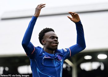 Izrada zvijezde Chelseaja Tyrique George: Kako dodatni rad s trenerom vještina, slučajni susret s budućim suigračem Jadonom Sanchoom u dobi od 11 godina i podršku Enzo Maresca doveo je do usporedbe Bukayo Saka