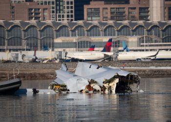 Izvještaj o padu helikoptera Black Hawk i American Airlinesa otkriva kobne pogreške