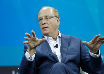 Izvršni direktor BlackRock -a Larry Fink kaže da je moguće daljnji pad tržišta od 20%