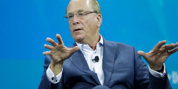 Izvršni direktor BlackRock -a Larry Fink kaže da je moguće daljnji pad tržišta od 20%