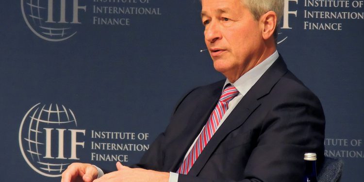 Jamie Dimon upozorava da bi tarife mogle potaknuti inflaciju, globalni ekonomski pad