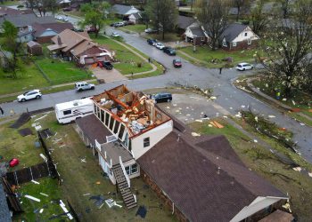 Jedan mrtav kao nasilni “Oluja” jednom u generaciji “uzrokuje široku štetu