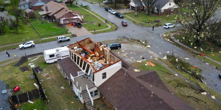 Jedan mrtav kao nasilni “Oluja” jednom u generaciji “uzrokuje široku štetu