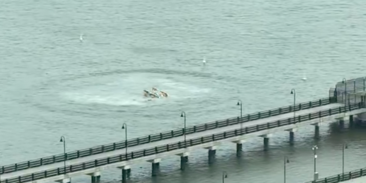 Jedan mrtav nakon što se helikopter sruši u rijeku Hudson duž New Yorka: Najnovija ažuriranja