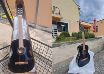 Jedna dobra duša poklonila je novu gitaru Centru Josipovac