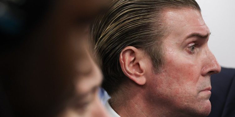 John Ullyot, službenik Pentagona u središtu skandala Jackie Robinson, podnio ostavku