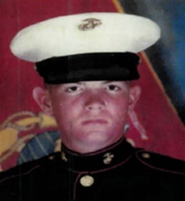 John Fields nedavno je svoju službu završio s marincima kada je ubijen 1995. godine