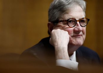 Još jedan republikanski rubovi od Trumpa: Senator Kennedy zvuči alarmiranje na tarifnu rizik