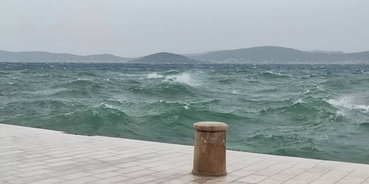 Jugo će tijekom dana okrenuti na oštro i lebić, mjestimice kiša