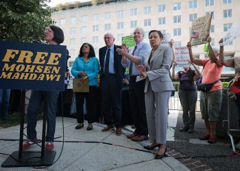 Kako demokrati pokušavaju pretvoriti Maginu strategiju ‘poplavi zonu’ protiv Trumpa