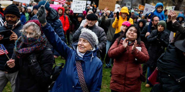 Kako je Harvard postao prvo sveučilište koje se odgurnulo protiv Trumpovog kampusa i prijetnji s više milijardi dolara