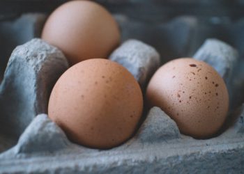 Kakvu hranu jedemo? Inspekcije ususret Uskrsu ispisale puno kazni, uništeno gotovo 300 kilograma šunke, jaja…