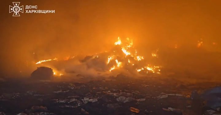 Karkiv vatrogasci se bave ogromnim plamenom nakon ruskog napada drona | Vijesti