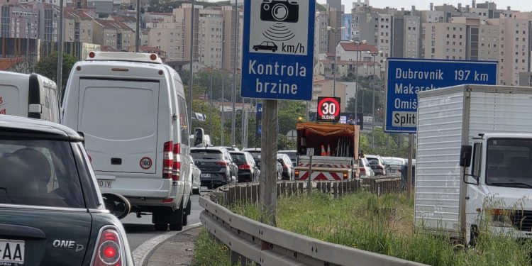 ‘Kasne li ovi vozači na utakmicu?’ Uzavrela atmosfera na Poljudu nakon kiksa Dinama!