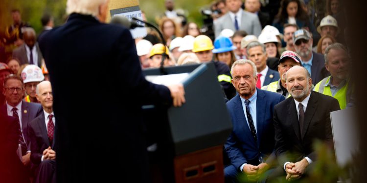 ‘Katastrofalna za američke obitelji’: Reakcija kao Trump nameće tarife “oslobodilačkog dana” na svijet
