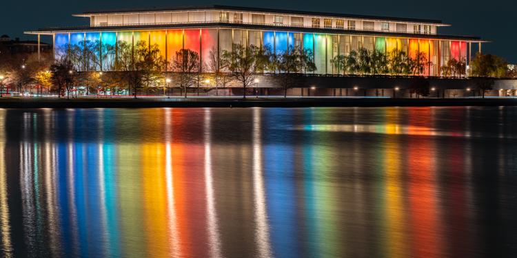Kennedy Center otkazuje događaje LGBTQ+ Pride kako bi se uskladio s novim prioritetima nakon što je Trump otpustio Centrovo vodstvo
