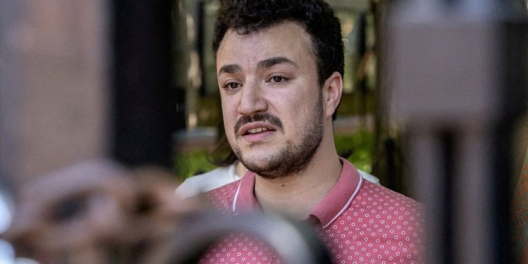 Kolumbiju student pritvoren ledom odbijen je dopust za rođenje njegovog sina, kaže supruga