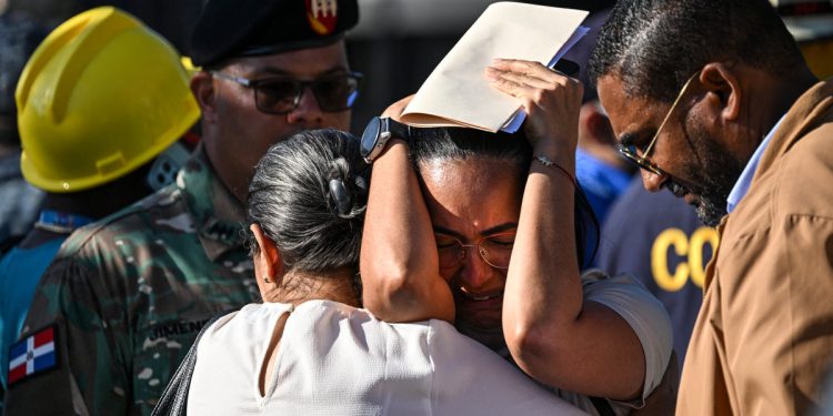 Krovni krov u noćnom klubu označava najsmrtonosniju katastrofu Dominikanske Republike ikad dok je broj smrtnih slučajeva hitovi 184