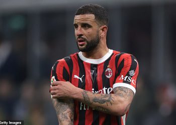 Kyle Walker podvrgava se operaciji na slomljenom laktu i suočava se s utrkom za ponovno odigravanje ove sezone – sa samo sedam utakmica preostale od čarolije AC Milan zajma