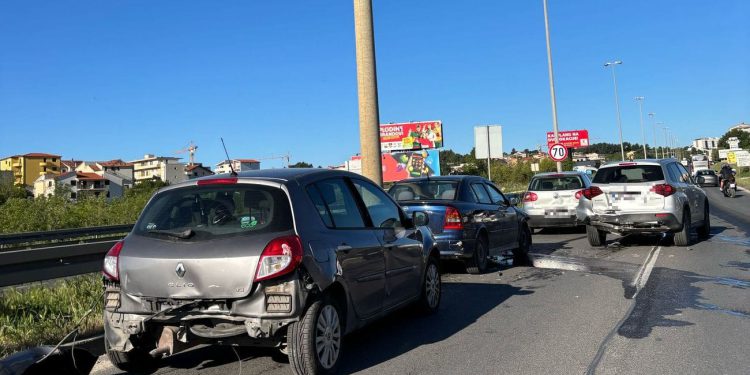Lančani na Sirobuji “začepio” sve: “40 minuta sam čekala u koloni, jedva smo se micali…”