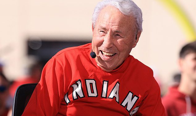 Lee Corso, legendarni analitičar ESPN College Gameday, da bi se povukao nakon 90. rođendana