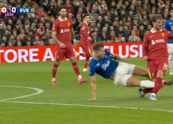 Liverpool-Everton 1-0, klizni užas u premijeru, odluka sudaca je apsurdna
