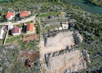 MJEŠTANI BLAGAJA POKRENULI OTPOR ‘Bageri nas bude, a institucije šute’