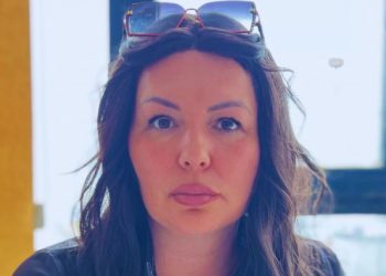 MOSTARKA SE BORI S RAKOM MATERNICE Pomozimo joj da ga porazi i vrati se kćerci