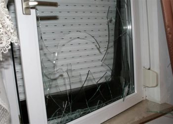 MUP HNŽ pronašao ‘heroje’ koji su starici iz Mostara više puta porazbijali stakla na stanu