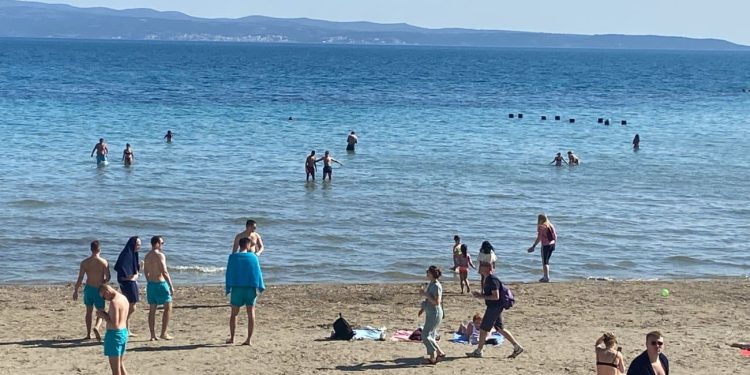 Ma ‘ko to more platit?! Na Bačama su danas uživali i domaći i furešti