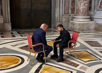 Macron je snučen tijekom sastanka Trumpa – Zelenskog u Vatikanu – RT World News