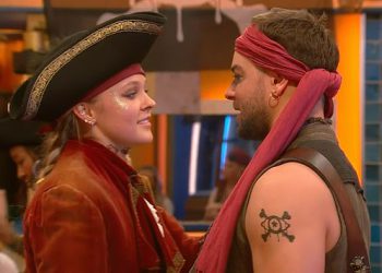 Majka Jojo Siwa ubacuje se u CBB ‘Love Triangle’ s Chrisom Hughesom – jer je partnerica Dance Mom Star -a Kath Ebbs prisiljena onemogućiti komentare nakon ‘varanja’ podsmijeha