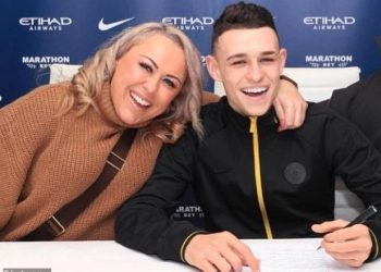 Mama koja je “učinila sve moguće” za Phil Foden – ali sada mora izdržati grozne pohode nakon što je živjela vrlo šareni život