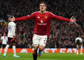 Manchester United vs Lyon – Europa liga: rezultat uživo, ekipne vijesti i ažuriranja s crvenim vragovima do savršenog starta kao polufinale Ruben Amorim -a