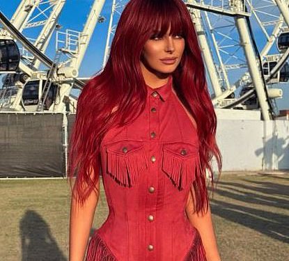 Maura Higgins postavlja vrlo leggy zaslon u raskošnom odjeću dok je zabavljala u Coachelli nakon skandala Dannyja Jonesa ‘pijanog poljupca’