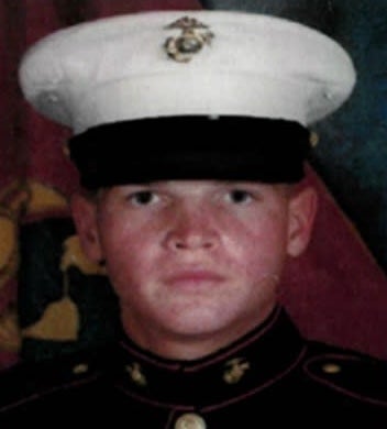 Michael Fields slijedio je stopama svog brata kako bi se pridružio vojsci