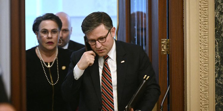 Mike Johnson Scuttle Maga Glasanje proračuna nakon što Mike Johnson ne uspije pobijediti u nastupima