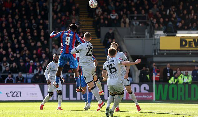 Millwall je pogodio FA Chargea nakon groznih navijača navijača tijekom meča gdje je Jean-Philippe Mateta ostao hospitaliziran nakon bolesne ozljede glave