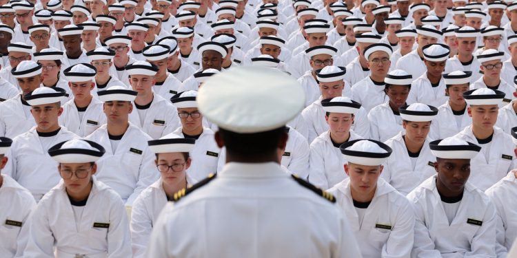 Mornarica otkazuje govor Podcastera koji je planirao uputiti svoju zabranu na više od 300 knjiga