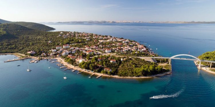 Potpuno pijani Slovenac autom "tumarao" Pašmanom