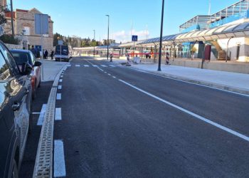 Motociklisti izazvali dvije nesreće na Lapadskoj obali, ozlijeđena pješakinja i mladi suputnik