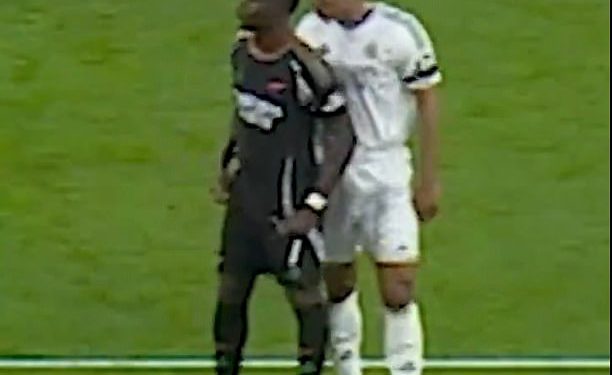 Mračne umjetnosti Jude Bellingham: Neskladene snimke pokazuju real madrid superzvijezdu uho u uho Engleske suigrača Bukayo Saka kako bi ga izbacili iz svoje kazne – godinu dana, od pokušaja istog trika na Harry Kane