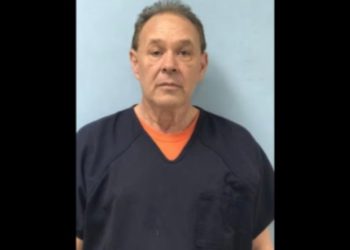 Muškarac je pronašao ženu i vandalizirao svoj dom više od godinu dana nakon olupine automobila, kažu policajci